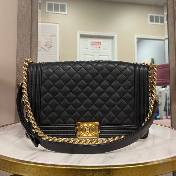COPY - CHANEL Caviar Quilted Medium Boy Flap Black - Picture 1 of 9